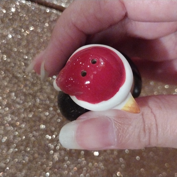 Penguin Salt & Pepper Shakers - Picture 5 of 10